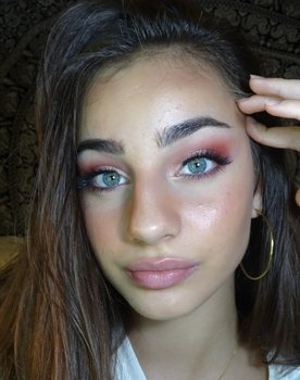 Kallisti Bertacha as Elektra Vlahaki