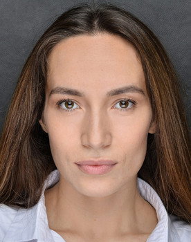 Elvira Vakhitova as Sasha