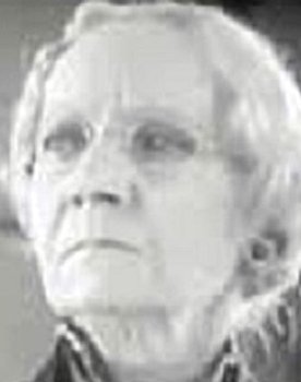 Gertrude Claire as Aunt Betty