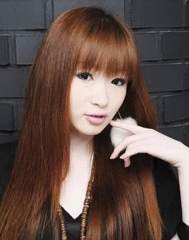 Riyu Kosaka as Elizabeth