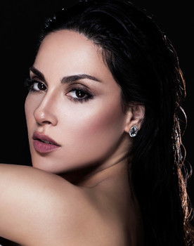 Aisel as Kamranın sevgilisi