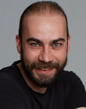 Doruk Sengezer as Meçhul