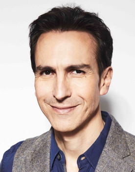 Andrés Montiel as Manuel