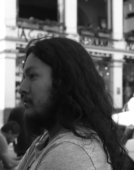 Martín Rojo as Recepcionista