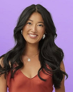 Emma Betsinger as Self - Contestant