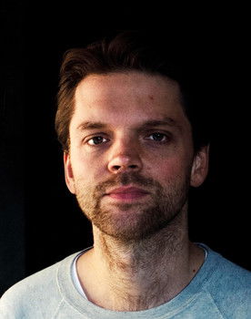 Nicolai Zeitler as Vater