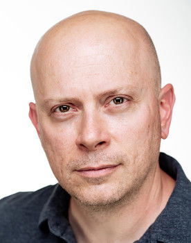 Luigi Riscaldino as IA Guy