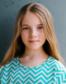 Miri Sommer as Gretel