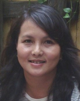 Mai Phương as Sơ áo trắng