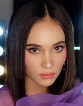 Aurora Ribero as 