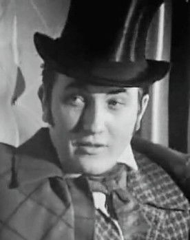 Lev Loskutov as парень