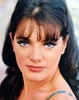 Sylvia Sorrente as Vicky, Antoine's friend