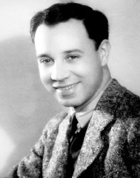 Tahar Hannache as Le Chef Nomade Taha Badawi