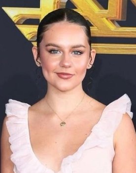 Ashley Ray Keefe as Julie