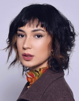 Rafaela Andrade as Isabel