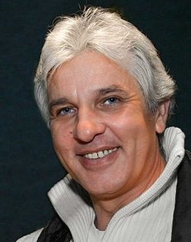 Gábor Vass as Dromó, Mini macskája (voice)