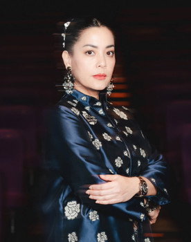 Lulu Tobing as Vivian