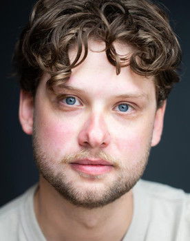 Vilberg Andri Pálsson as Kári