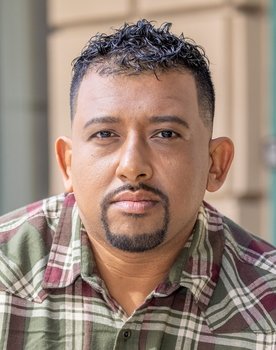 Aaron M. Abelto as Dr. Sternwood