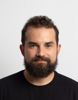Hugo Souza as Junior (voice)