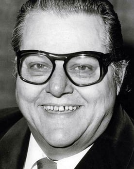 Poul Bundgaard as Olsen