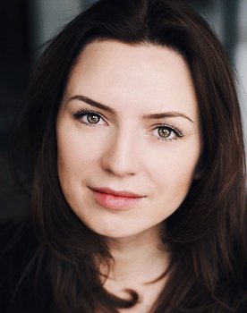 Ekaterina Molokhovskaya as Люда