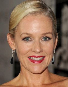 Penelope Ann Miller as Diane