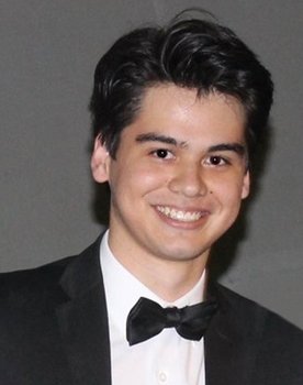 Hugo Montes de Oca as El Detective