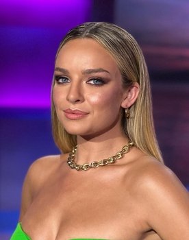 Abbie Chatfield as Self - Panelist