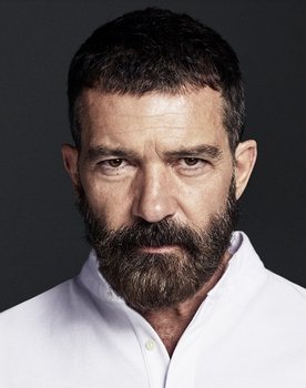 Antonio Banderas as Sir Clorex (voice)