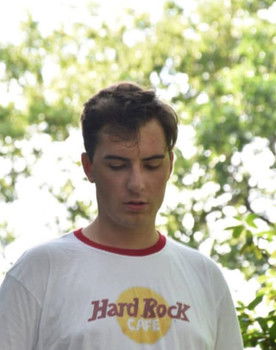 Emil Österberg Hadziavdic as Vålnaden