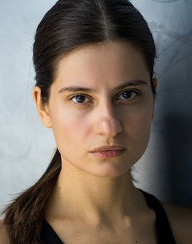 Violet Verigo as Anna