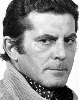 Carlos Zara as Paulo