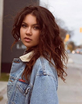 Victoria Turko as Harley