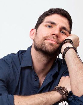 JuanPe Morez as Antonio