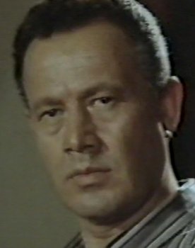 Nuri Altınok as 