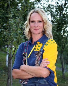 Tamara Grujić as Gaya