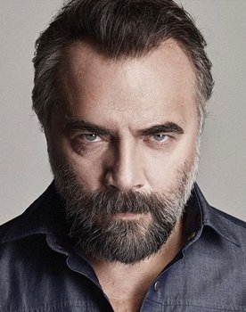Oktay Kaynarca as 