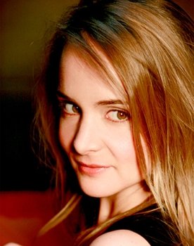 Raphaëlle Lubansu as (voice)