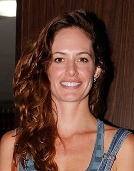Tila Teixeira as Tereza Matheis