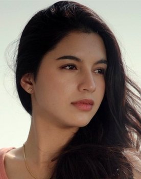 Shelly Phetsai Chanruenang as Loft