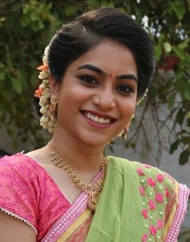 Malli Malli Idhi Rani Roju