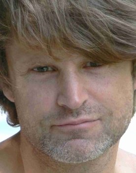 Olaf Malmberg as Presentator RTL 6-uurshow