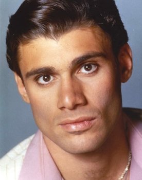 Steven Bauer as Detective Stevens