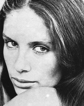 Tiziana Pini as la bella signora