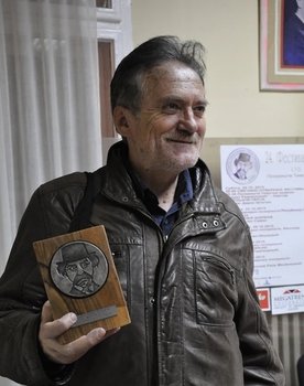 Zoran Karajić as Velja