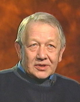 Vladimir Zlatoustovsky as Bobrov