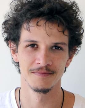 Rafael Losso as Beto