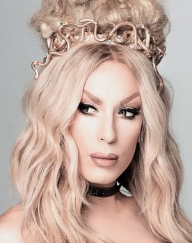 Alaska Thunderfuck as Janis