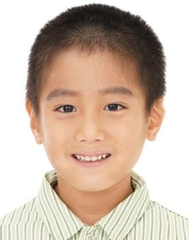 Naru Asanuma as The Boy